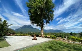 ม่อนเคียงดาว รีสอร์ท